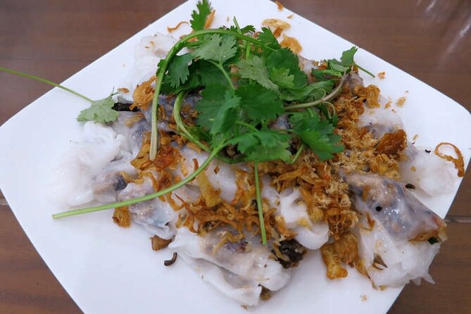 Hanoi street food tour (Private tour) - Dong Xuan Market and the practical side of Hanoi