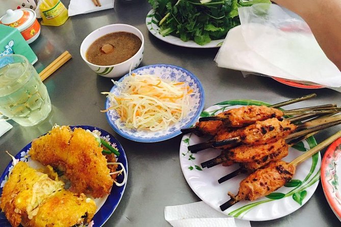 Hanoi street food tour (small group) - Fried spring rolls and the rhythm of small meals