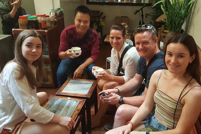Hanoi Street Food Tour with local delicacies - Starting at 11:30 or 18:00 in the Old Quarter