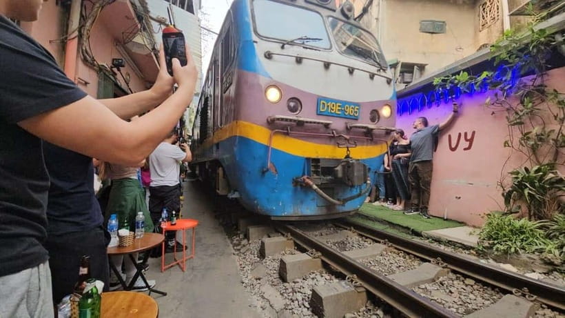 Hanoi: Street Food Tour with Train Street & Hidden Alleyways - Old Quarter lanes and local life