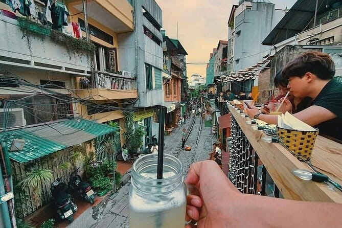 Hanoi street food walking and train street visit - Starting at Hoan Kiem at 6:00 pm