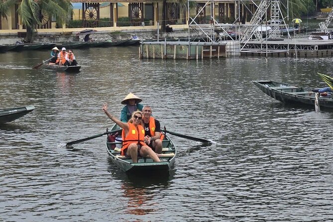 Hanoi to Ninh Binh Day Trip: Mua Cave, Trang An Boat Ride - Lunch - Transport, group size, and the pace of the day