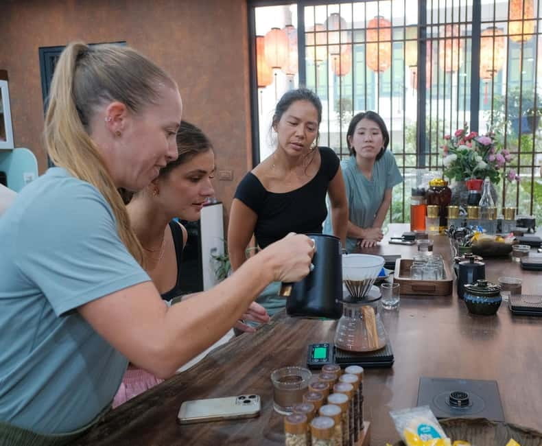 Hanoi Ultimate Coffee Workshop: Make, Learn & Taste - Wine, snacks, and the sensible order of the tasting