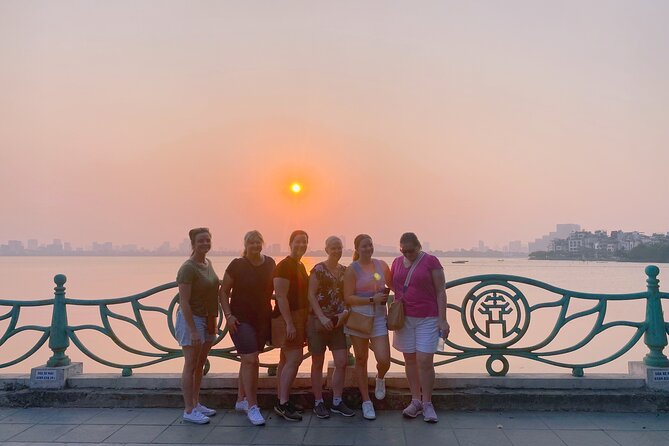 Hanoi Vespa Tours: Food + Culture + Fun on Army Vespa - Food and drinks at the café stop