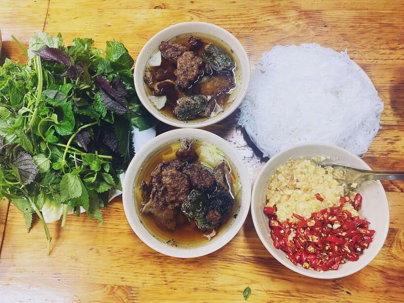 Hanoi: Vietnamese Street Food Tour with Egg Coffee - The food stops: small portions, broad variety