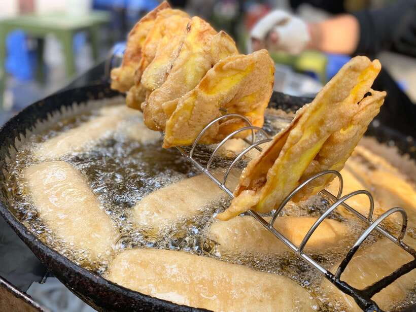 Hanoi: Vietnamese Street Food Tour with Egg Coffee - The guide makes the difference