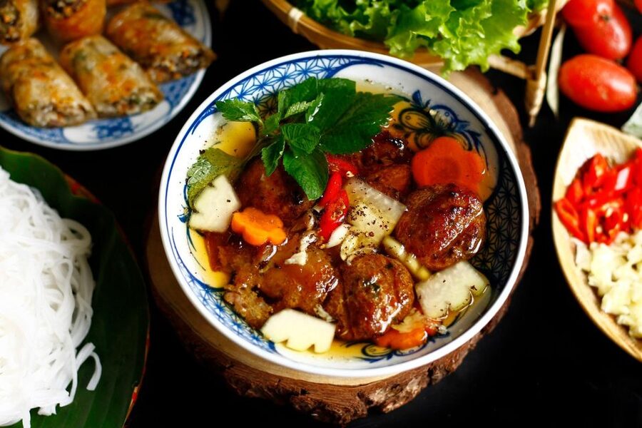 Hanoi: Walking Street Food Tour & Train Street w/Local Guide - Ending with dessert, coffee, or beer