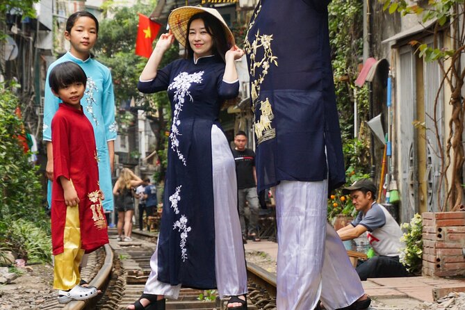 Hanoi Walking Street Food Tour with Train-Street Visit - Pho, served in more than one style