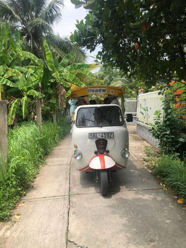 HCM: Mekong Delta Islands Boat & Tuk-Tuk Tour with Tastings - Lunch beside the canals