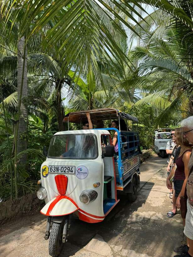 HCM: Mekong Delta Islands Boat & Tuk-Tuk Tour with Tastings - Vinh Trang Pagoda and the first river crossing
