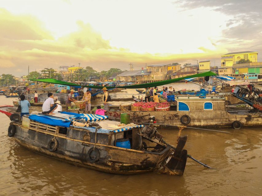 HCMC: Cai Rang Floating Market & Mekong Delta Private Tour - A sampan through the narrow canals