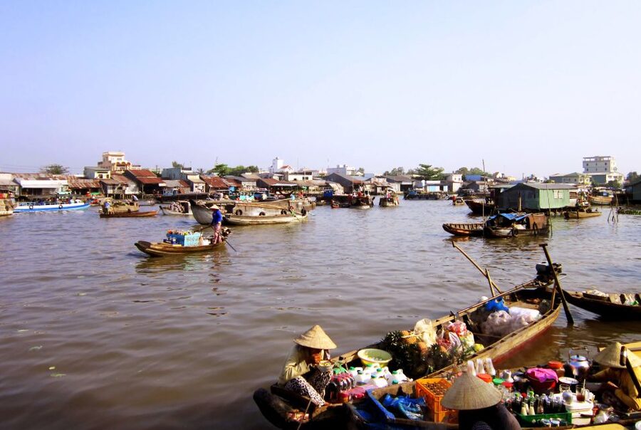 HCMC: Cai Rang Floating Market & Mekong Delta Private Tour - Coffee, vermicelli, and the market at water level