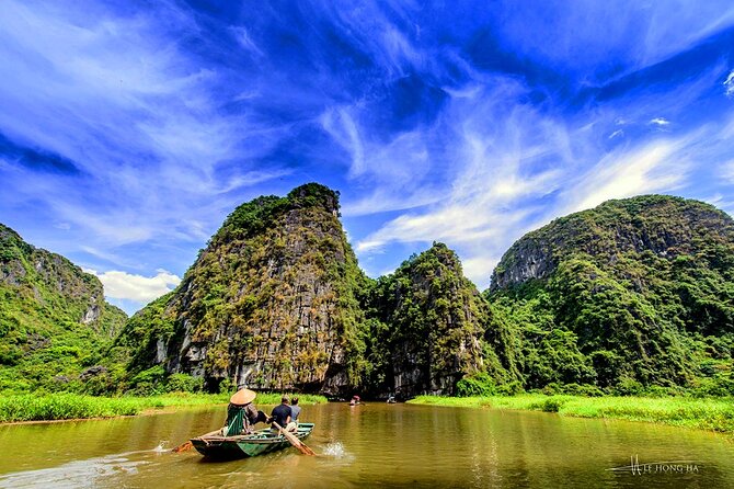 Highlight Ninh Binh Full Day Tour Tam Coc Boat, Mua Cave, Hoa Lu - Transport, comfort, and the return to Hanoi