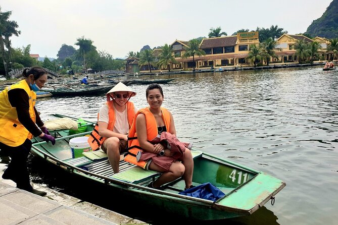 Highlight Ninh Binh Full Day Tour Tam Coc Boat, Mua Cave, Hoa Lu - Guides, group size, and the human side of the tour