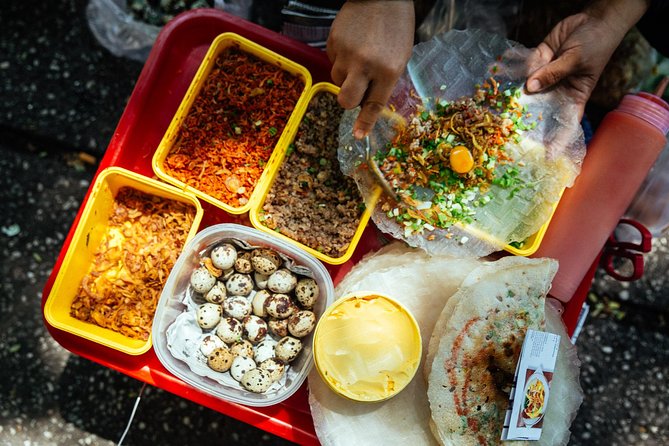 Highlights & Hidden Gems With Locals: Best of Ho Chi Minh City Private Tour - Saigon Opera House and the colonial center