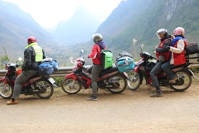 Hight Quality Small Group Easy Rider4 Day 3 Night + Private Room - Day 2: Lung Cu Flag Tower and the China border region
