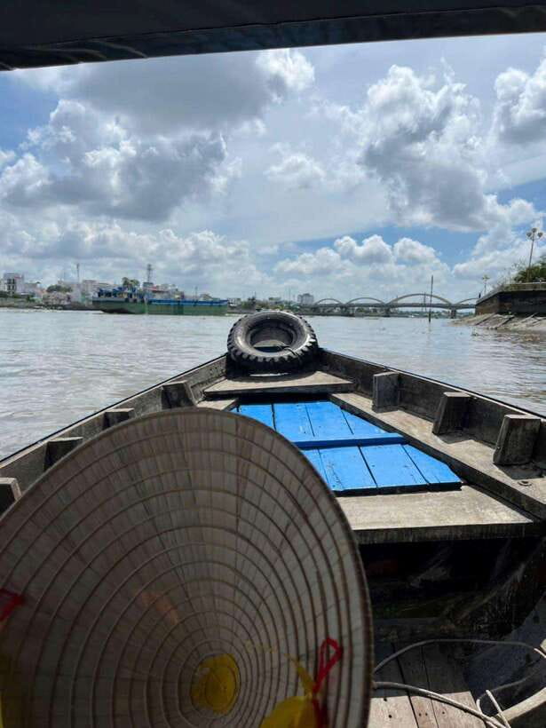 Ho Chi Minh: 1-Day Mekong Delta Tour-Floating Market & Islet - Traditional cakes, puffed rice, and the flying menu