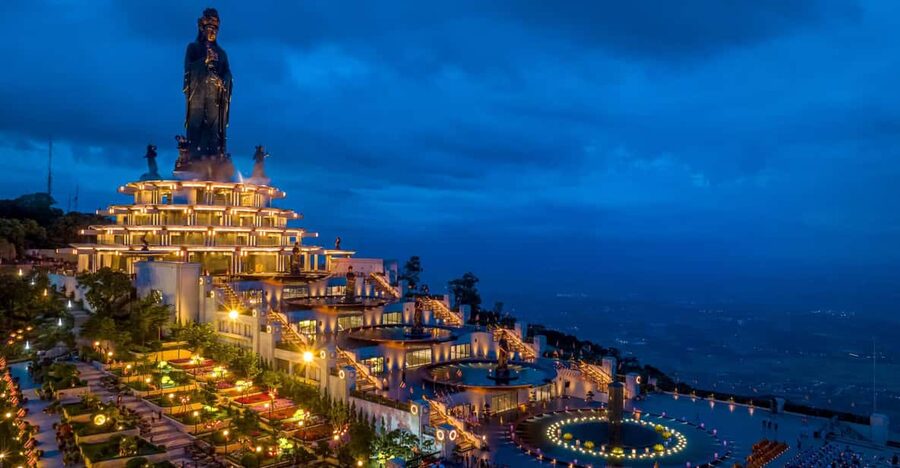 Ho Chi Minh: Black Virgin Mountain & Cao Dai Temple Tour - Leaving Ho Chi Minh City before the traffic builds