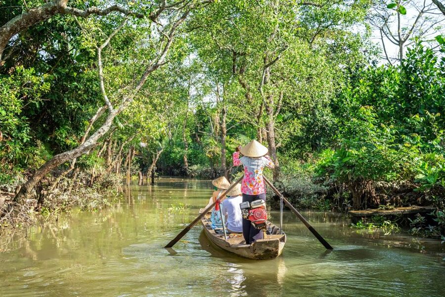 Ho Chi Minh City: Mekong River Delta Day Trip with Boat Trip - Vinh Trang Pagoda closes the day