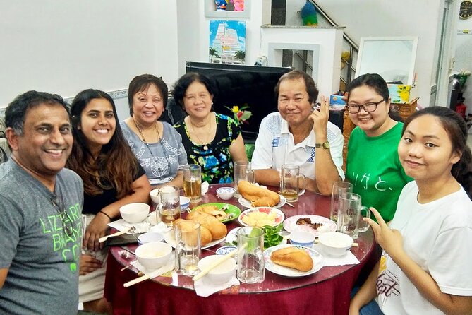 Ho Chi Minh City private walking tours with young local volunteers - Private does not mean chauffeured