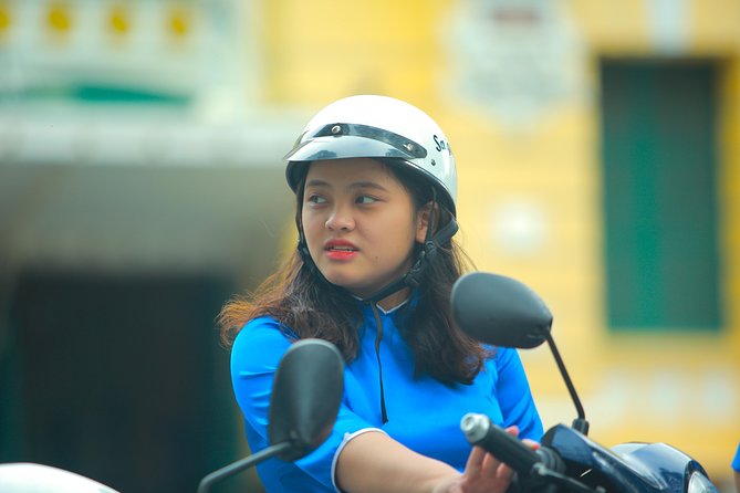 Ho Chi Minh City Tour by Motorbike with Female Riders | KissTour - Saigon Central Post Office and the colonial center