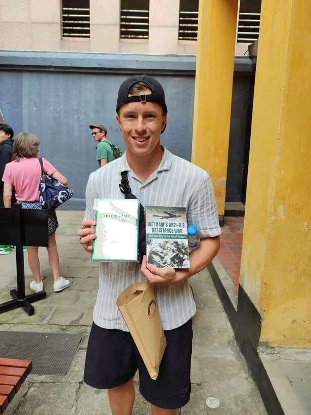 Hoa Lo Prison and Little Paris in Hanoi - Hoa Lo Prison changes the mood