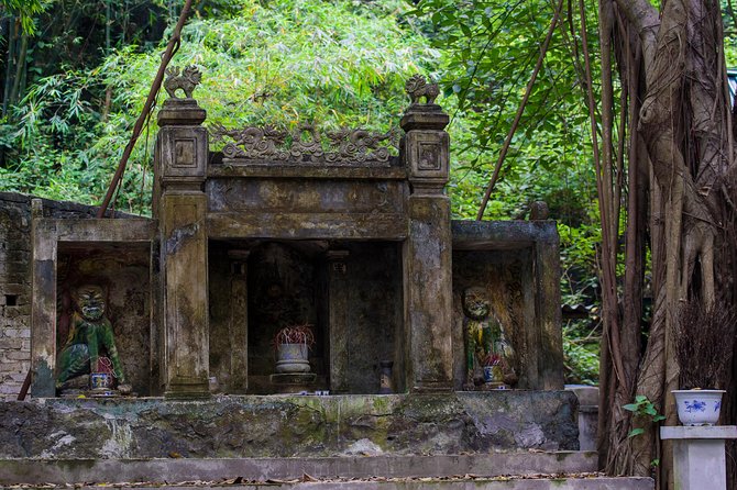 Hoa Lu - Mua Cave - Tam Coc/Trang An - DELUXE Small Group Tour - Hoa Lu and the temples of two early dynasties