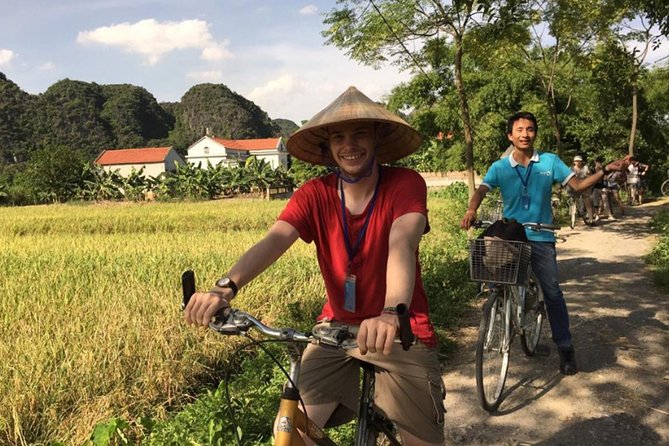 Hoa Lu - Tam Coc: Boat Trip and Bicycle Ride - What the guide and group size mean