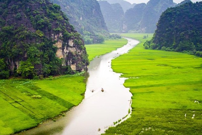 Hoa Lu - Tam Coc boat Trip and Mua Cave - Hoa Lu and Vietnam’s royal beginnings