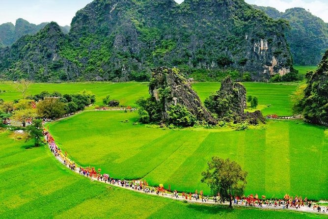 Hoa Lu Tam Coc Full-Day DELUXE Tour Including BUFFET LUNCH & River Boat Ride - Hoa Lu’s temples and Vietnam’s early capital