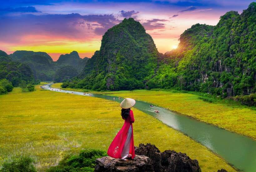Hoa Lu, Tam Coc, & Mua Cave Day Trip with Lunch & Limousine - At a glance