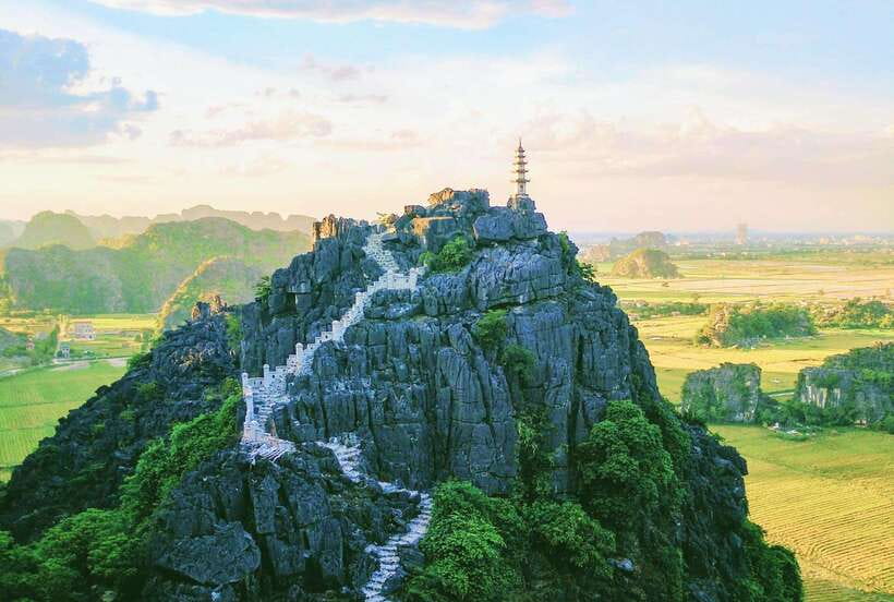 Hoa Lu, Tam Coc, & Mua Cave Day Trip with Lunch & Limousine - Who should book this Ninh Binh day trip?