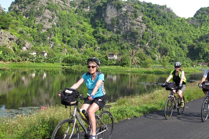 Hoa Lư Tam Coc & Mua Cave full day Including Buffets Lunch - The Hanoi transfer: useful, but long