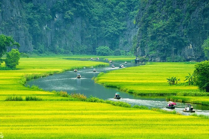Hoa Lư Tam Coc & Mua Cave full day Including Buffets Lunch - Guides and group size