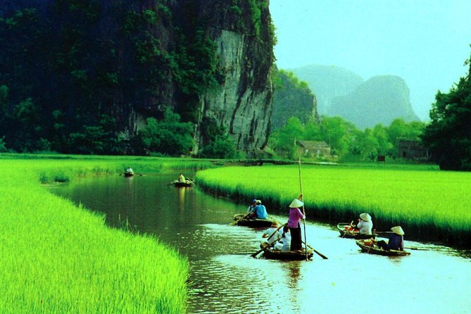 Hoa Lư Tam Coc & Mua Cave full day Including Buffets Lunch - The buffet lunch at Tam Coc