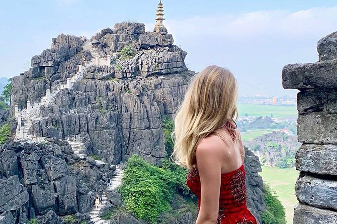Hoa Lu Temple, Trang An boat trip & Mua Cave Mountain day trip - best selling - Mua Cave and the 500-step climb