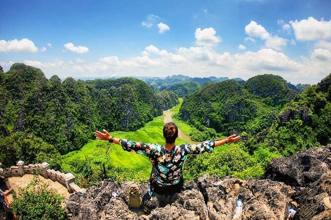 HOA LU -TRANG AN -MUA CAVE Full Day Including Boat Entrance Fees and Lunch - Tam Coc by boat, through three caves