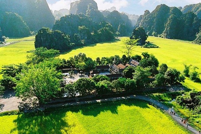 HOA LU -TRANG AN -MUA CAVE Full Day Including Boat Entrance Fees and Lunch - Returning to Hanoi after a long day