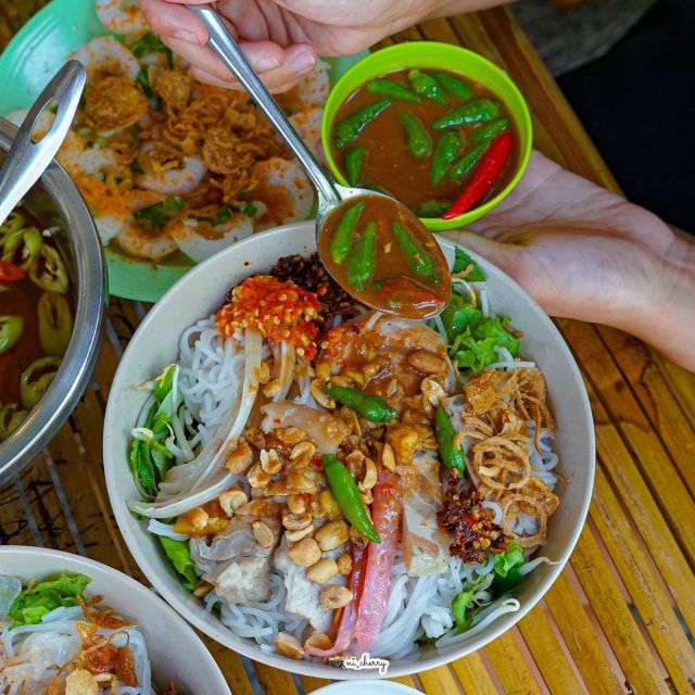 Hoi An: 2.5-Hour Street Food Tour - Banh Khot brings a crisp, snack-sized change of pace