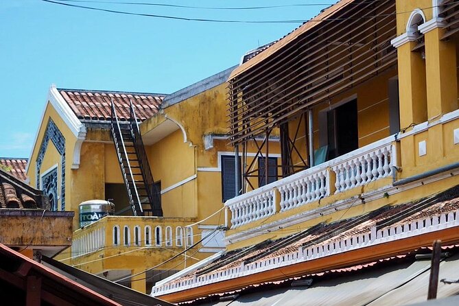 Hoi An Ancient Town Walking Tour with a Local - Cantonese detail at the Assembly Hall