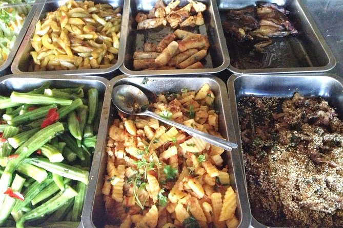 Hoi An at Sunset: Authentic Local Street Food Tour - Chicken rice and other possible savory stops