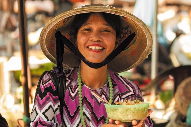 Hoi An at Sunset: Authentic Local Street Food Tour - How much food do you really get?