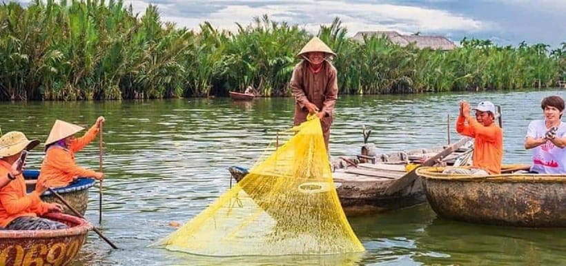Hoi An: Coconut Basket Boat Ride by Hangcoconut - Choosing the best time and preparing well