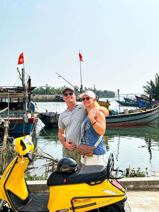 Hoi An: Half-day Electric Scooter Countryside Adventure - Tra Que Vegetable Village and the rice-cracker lesson
