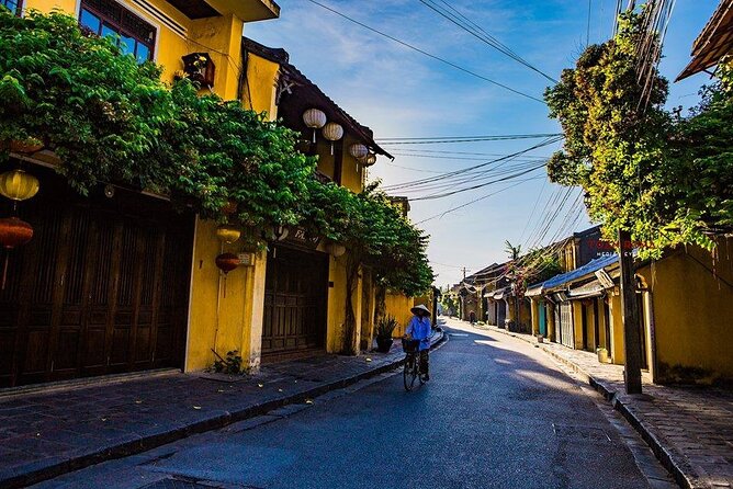 Hoi An Half Day Private Tour from Da Nang/ Hoi an - Japanese Bridge, Hoi An’s best-known landmark