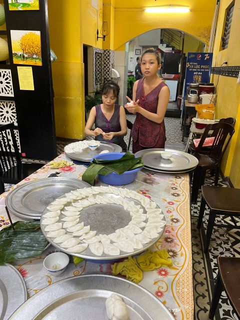 Hoi An hiden food adventure - Walking the back roads before Chua Cau