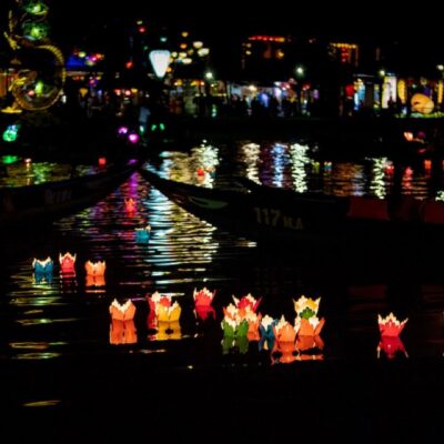 Hoai River Boat Trip by Night and Floating Lantern
