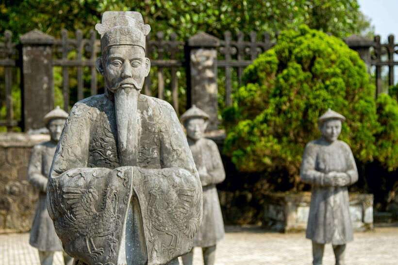 Hoi An: Imperial Hue And Scenic Hai Van Pass Discovery Tour - Thien Mu Pagoda and its difficult history