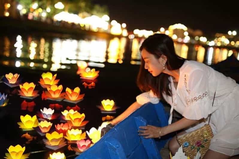 Hoi An Lantern Boat Ride on the Thu Bon River - A small ritual on Hoi An’s nighttime river
