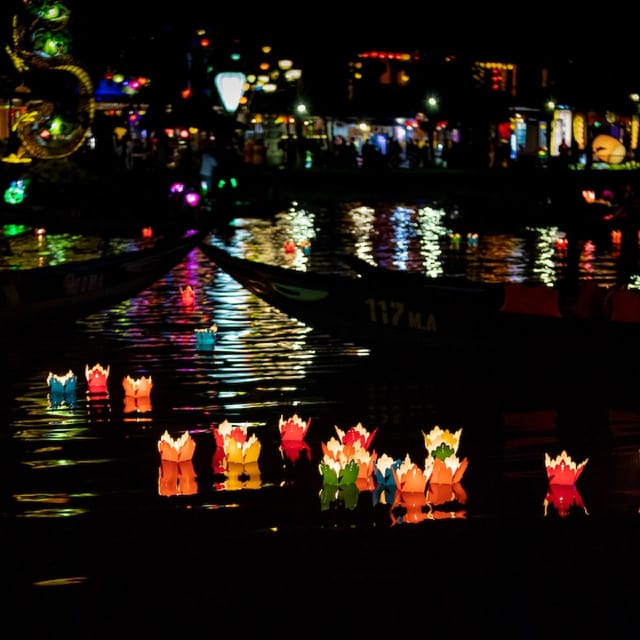 Hoi An Lantern Boat Ride on the Thu Bon River - The best time to go